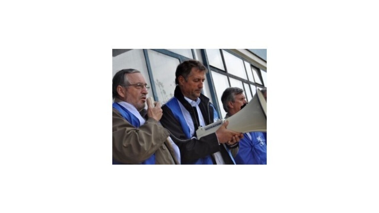 Stovka zamestnancov Metalurg Steel vstúpila do ostrého štrajku